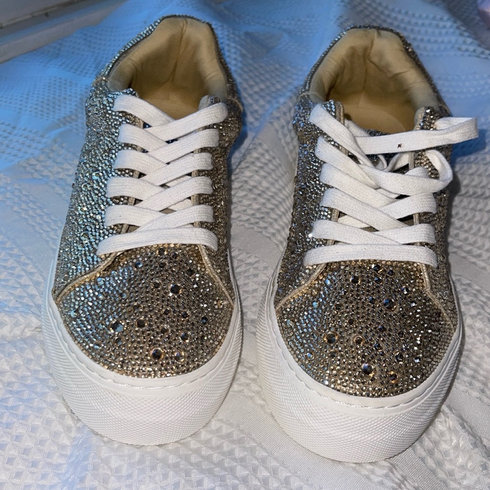 Rhinestone Sneakers💛😻